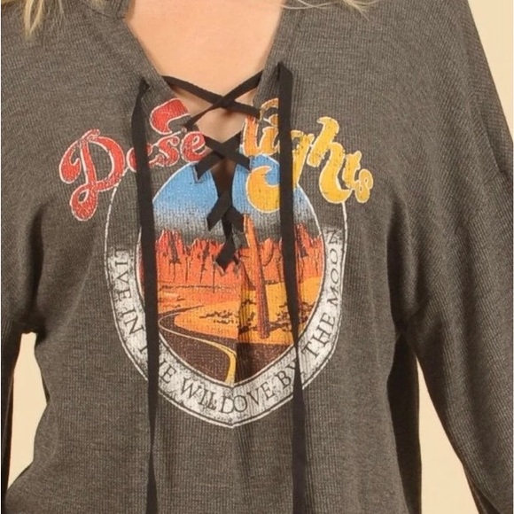 Vintage Havana bell sleeve lace up desert nights top - Picture 2 of 8